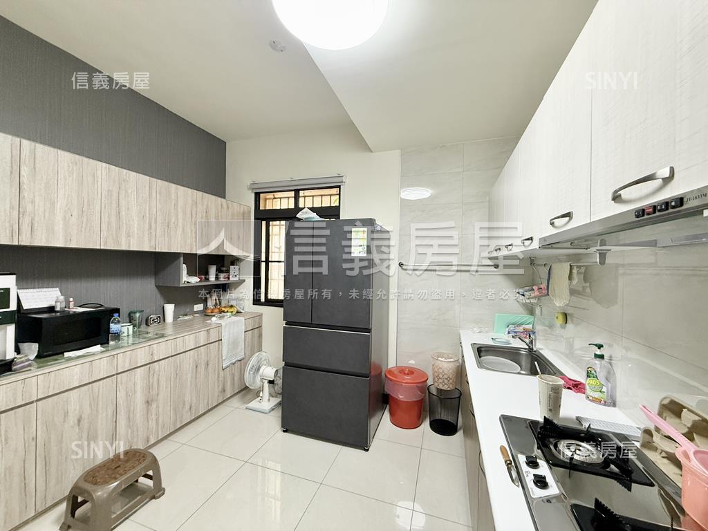 三多邊間三面採光精美１Ｆ房屋室內格局與周邊環境