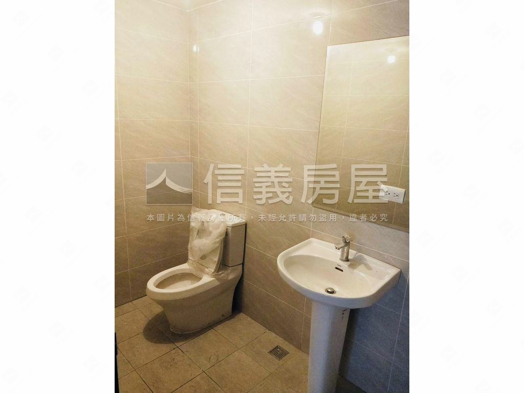 翔譽１７轉角金店面房屋室內格局與周邊環境