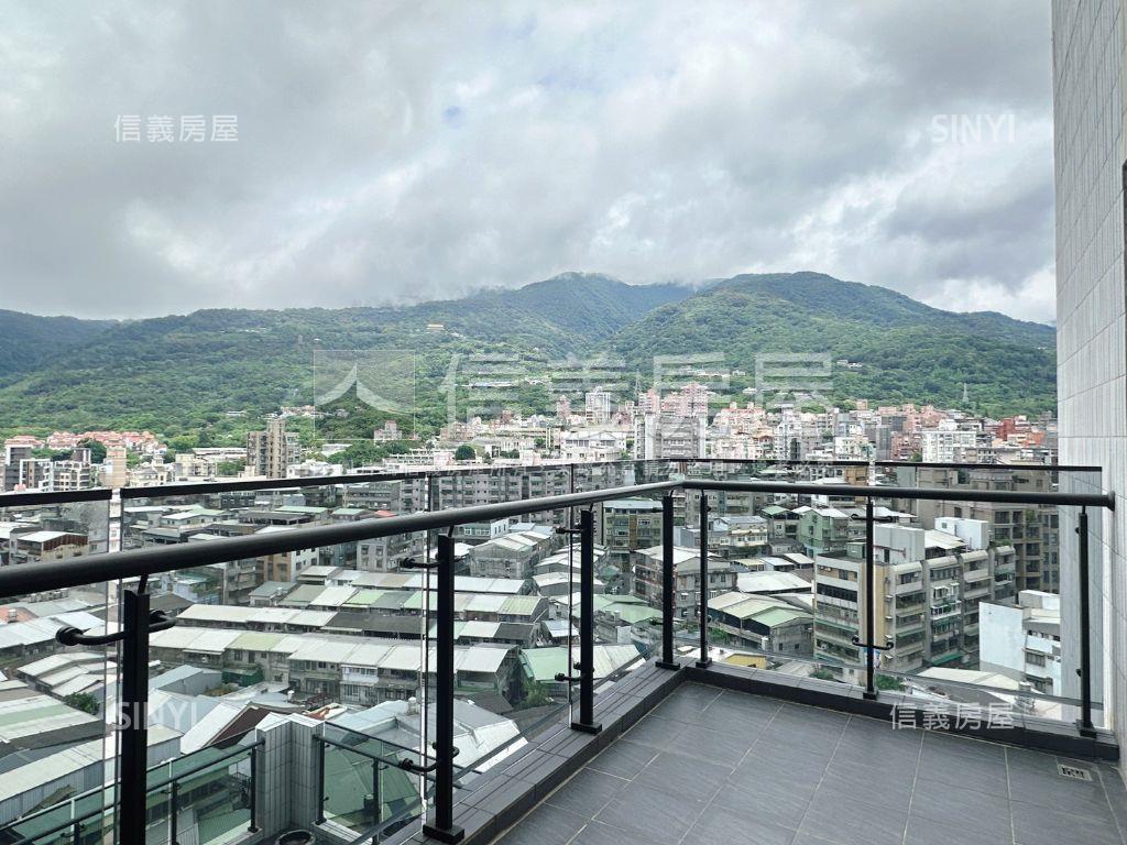 公園大院稀有山景露臺精裝房屋室內格局與周邊環境
