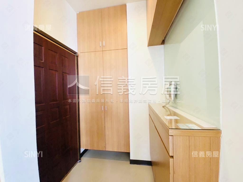 巨蛋●窗明几淨美三房房屋室內格局與周邊環境