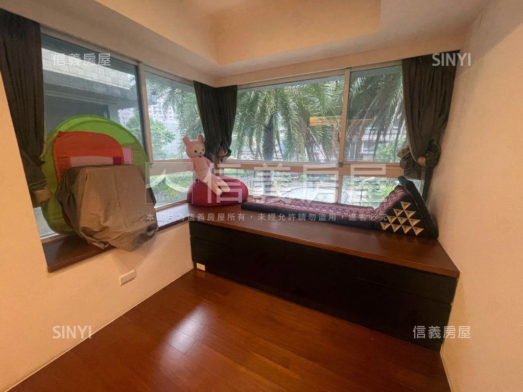 專任玉上園美三房車位房屋室內格局與周邊環境