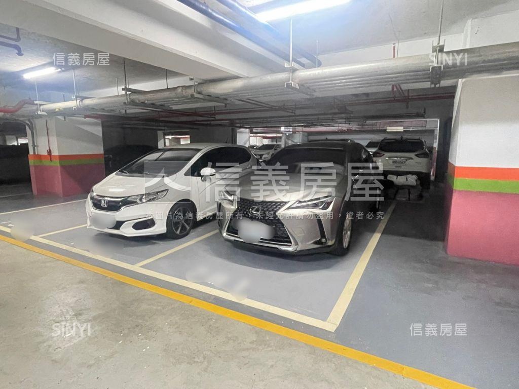 專任玉上園美三房車位房屋室內格局與周邊環境