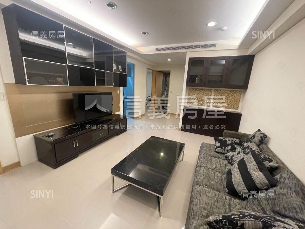 專任玉上園美三房車位房屋室內格局與周邊環境