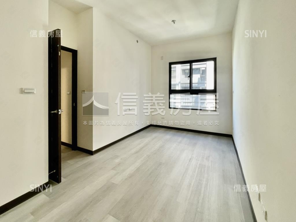 近１４期兩房平車讚房屋室內格局與周邊環境