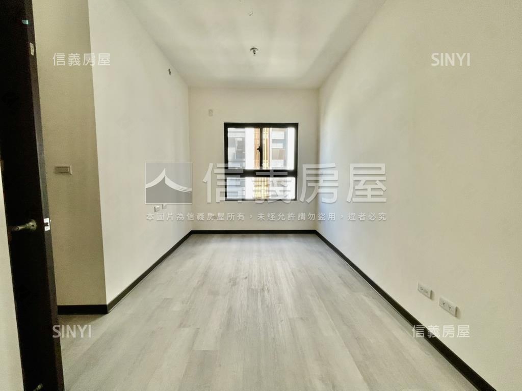 近１４期兩房平車讚房屋室內格局與周邊環境