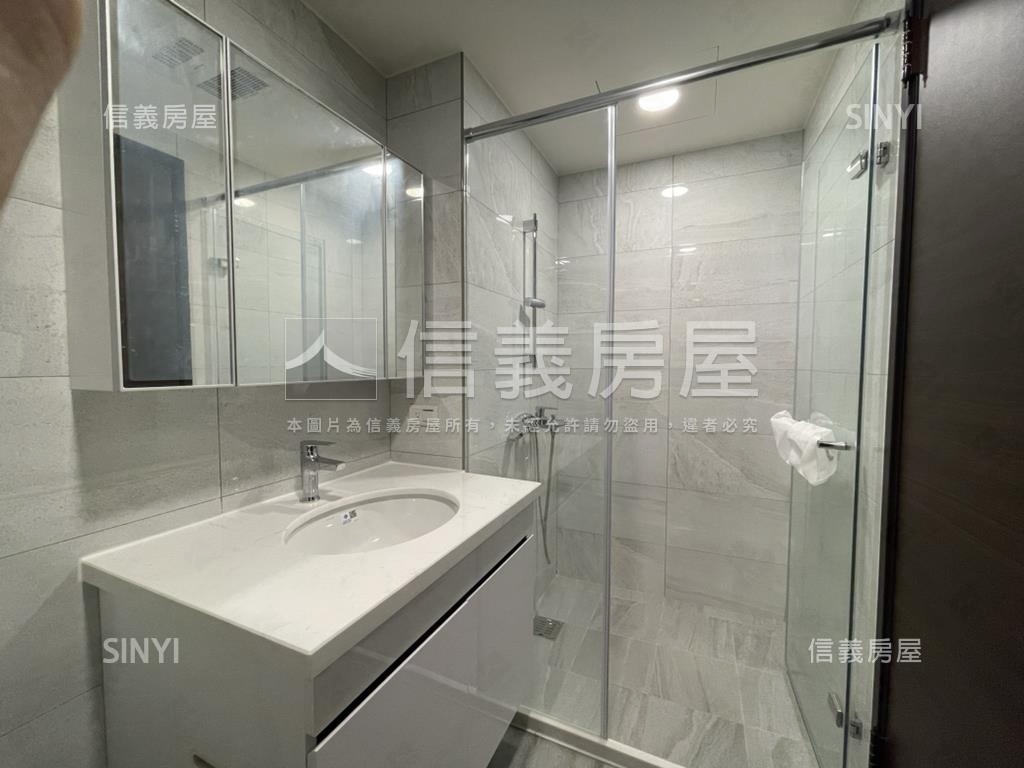 近１４期兩房平車讚房屋室內格局與周邊環境