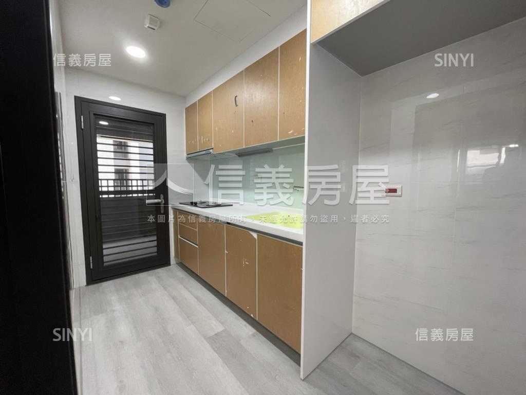 近１４期兩房平車讚房屋室內格局與周邊環境