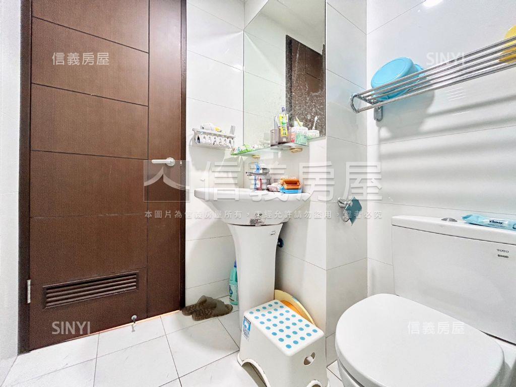 國賓大悅高樓視野Ｂ２車位房屋室內格局與周邊環境