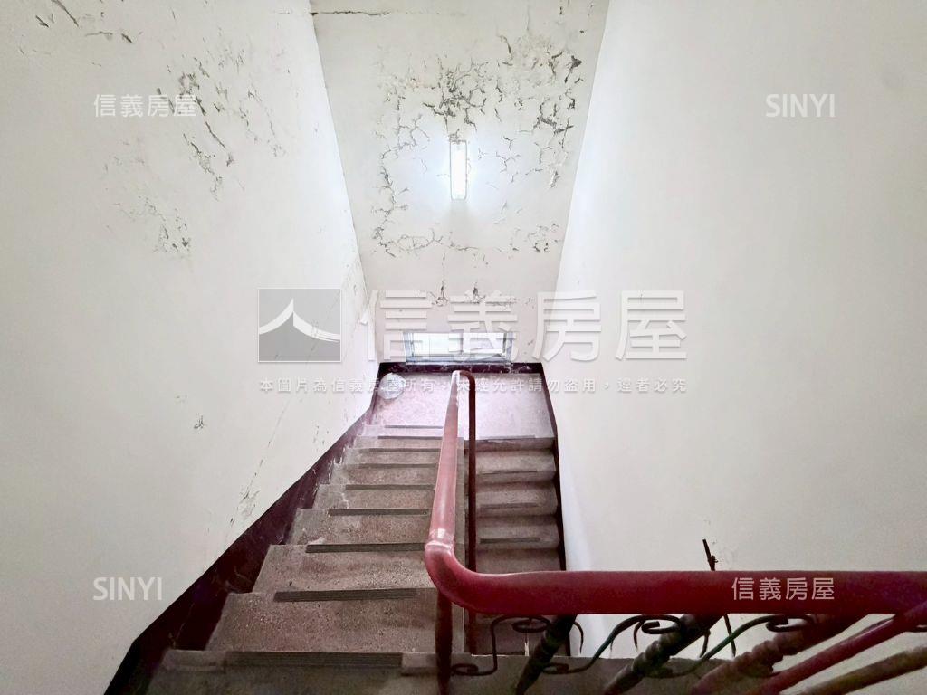 屏東高樹約２７０坪面寬地房屋室內格局與周邊環境