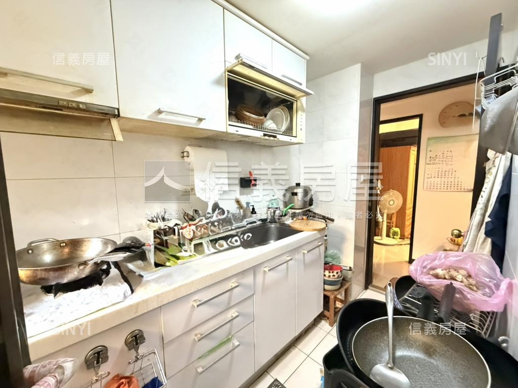 美麗國電梯成家美２房房屋室內格局與周邊環境