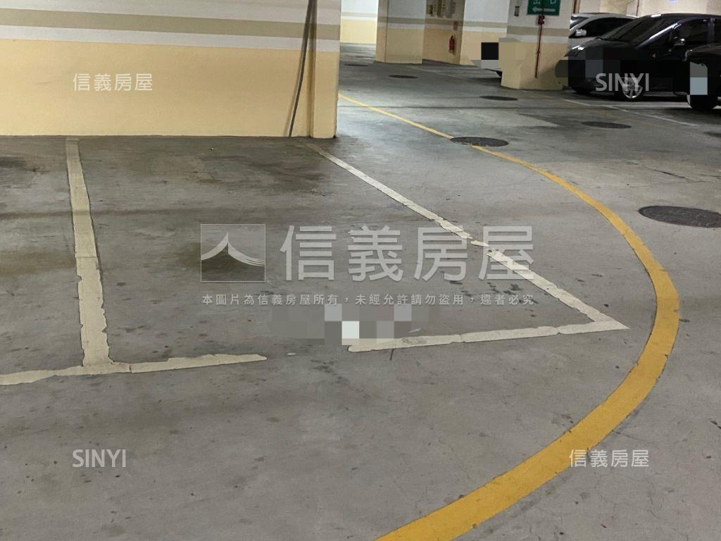 讚世紀風華４房平車面樹梢房屋室內格局與周邊環境