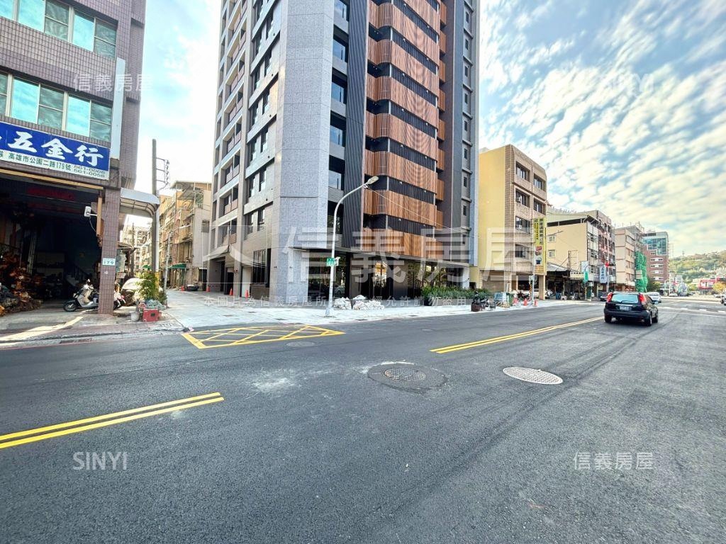 仰德駁二面公園２房平車房屋室內格局與周邊環境