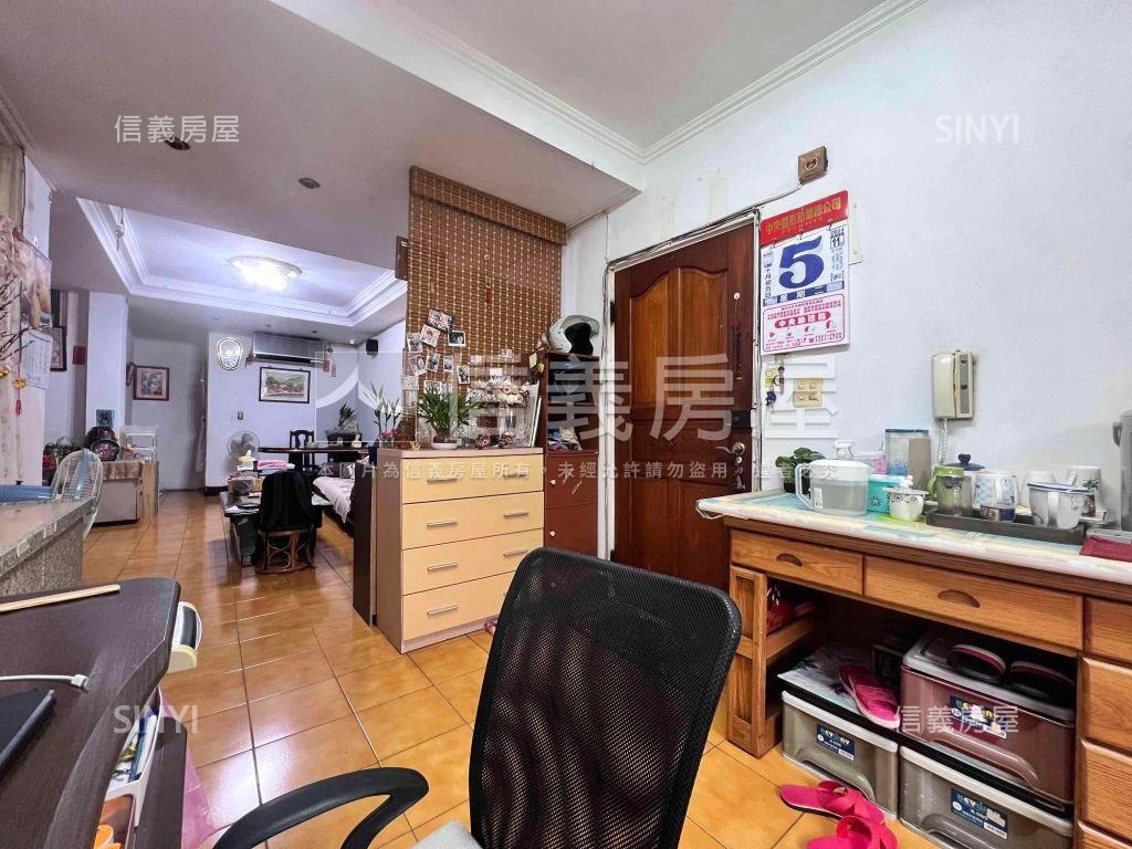 近華中橋中和站收租兼自用房屋室內格局與周邊環境