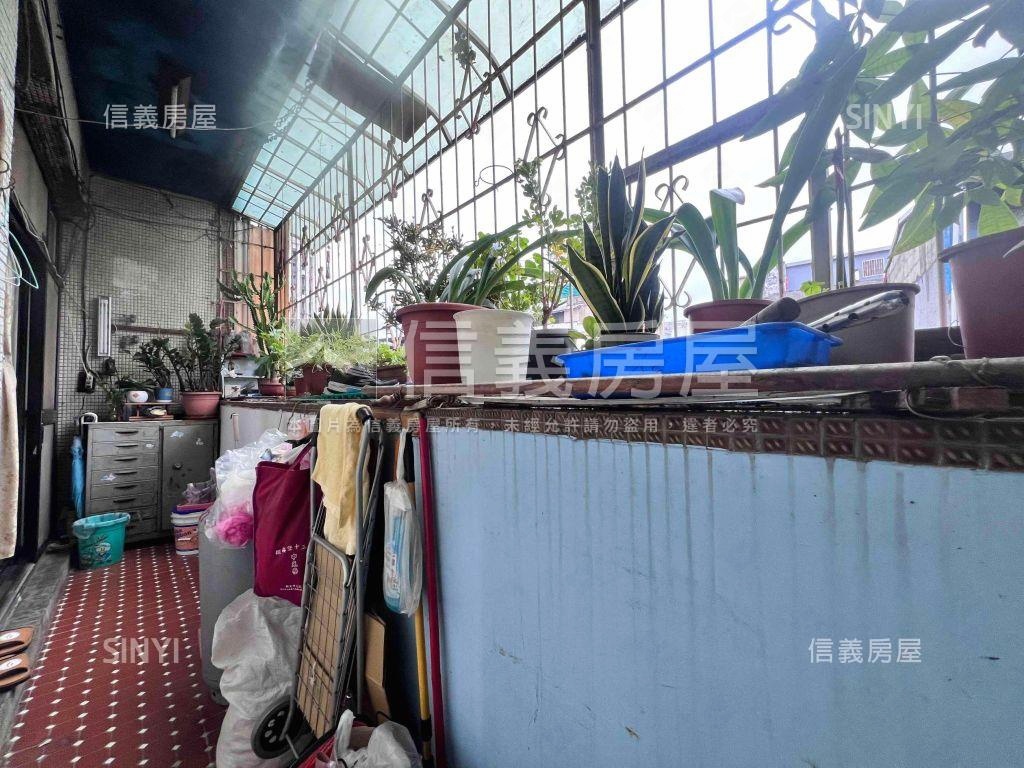 近華中橋中和站收租兼自用房屋室內格局與周邊環境