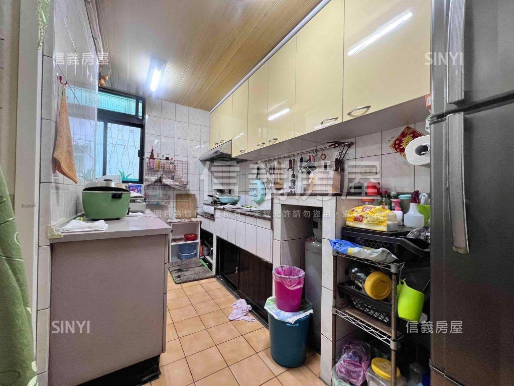 近華中橋中和站收租兼自用房屋室內格局與周邊環境