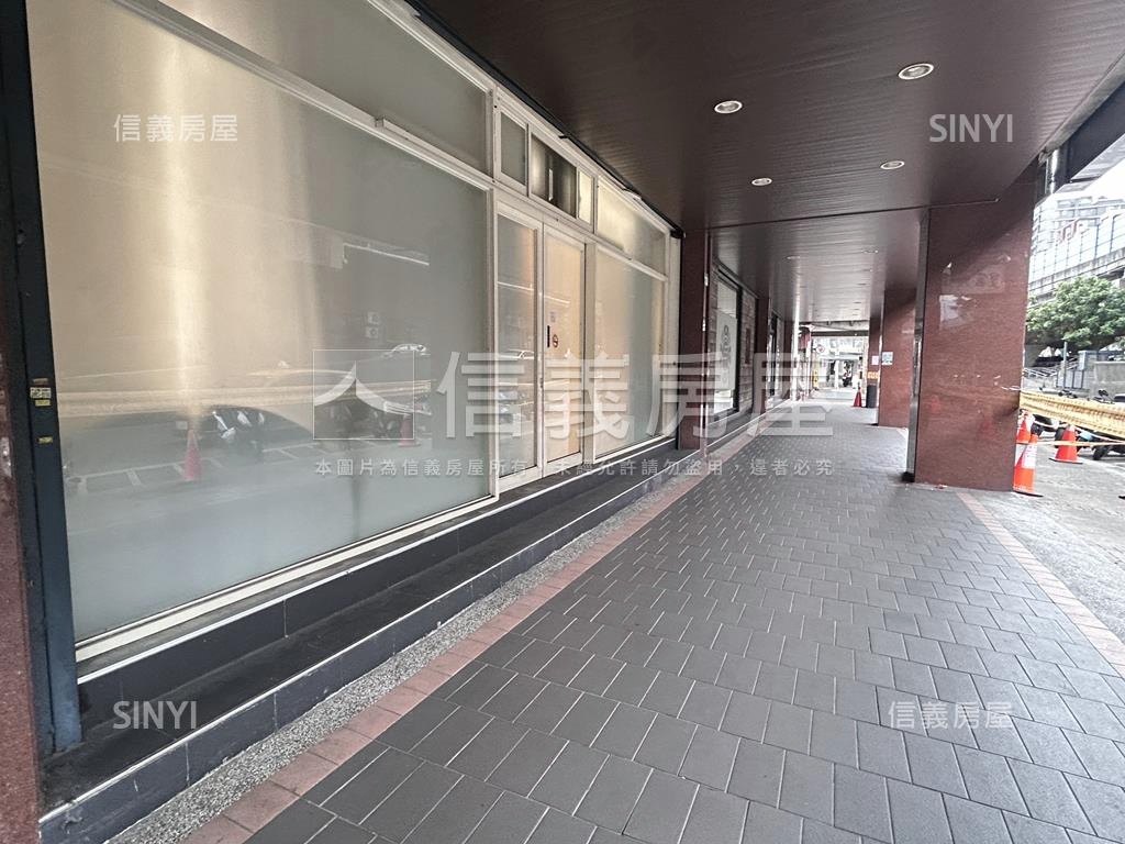 捷運中山國小皇宮面寬金店房屋室內格局與周邊環境