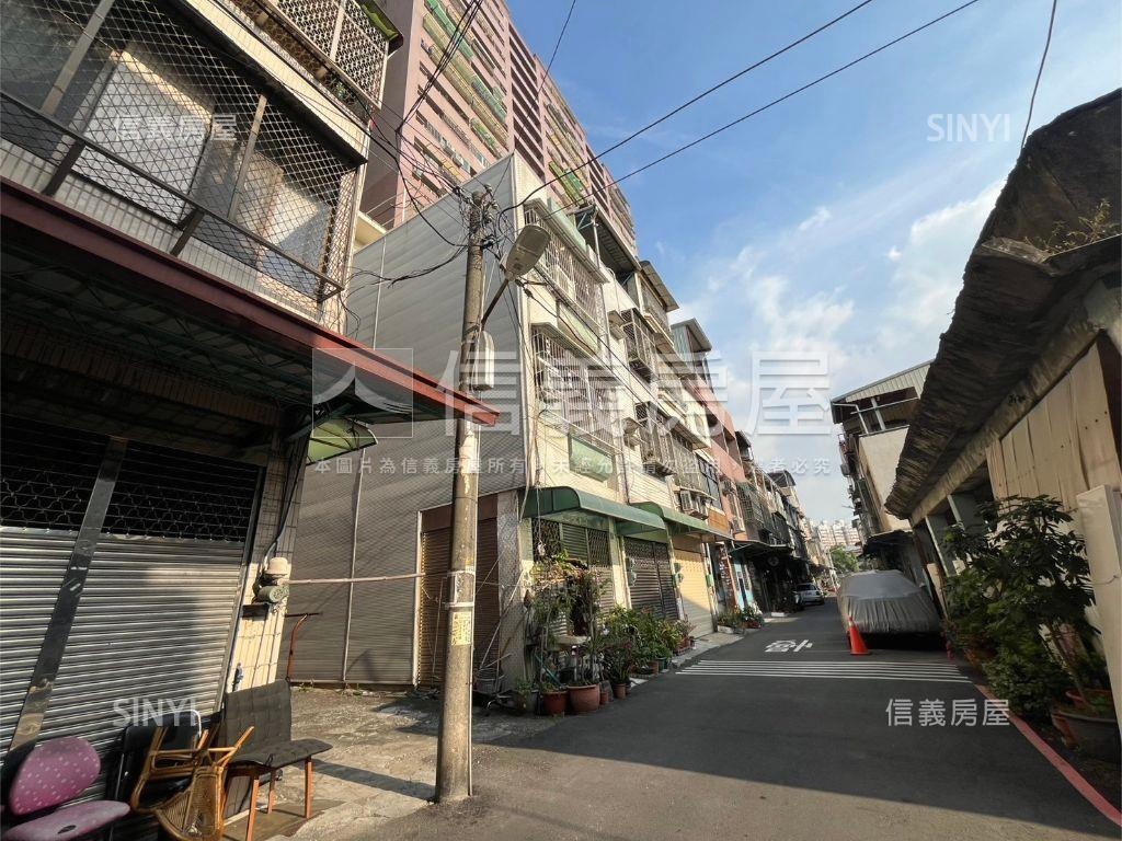 近鳳山國中邊間透天房屋室內格局與周邊環境