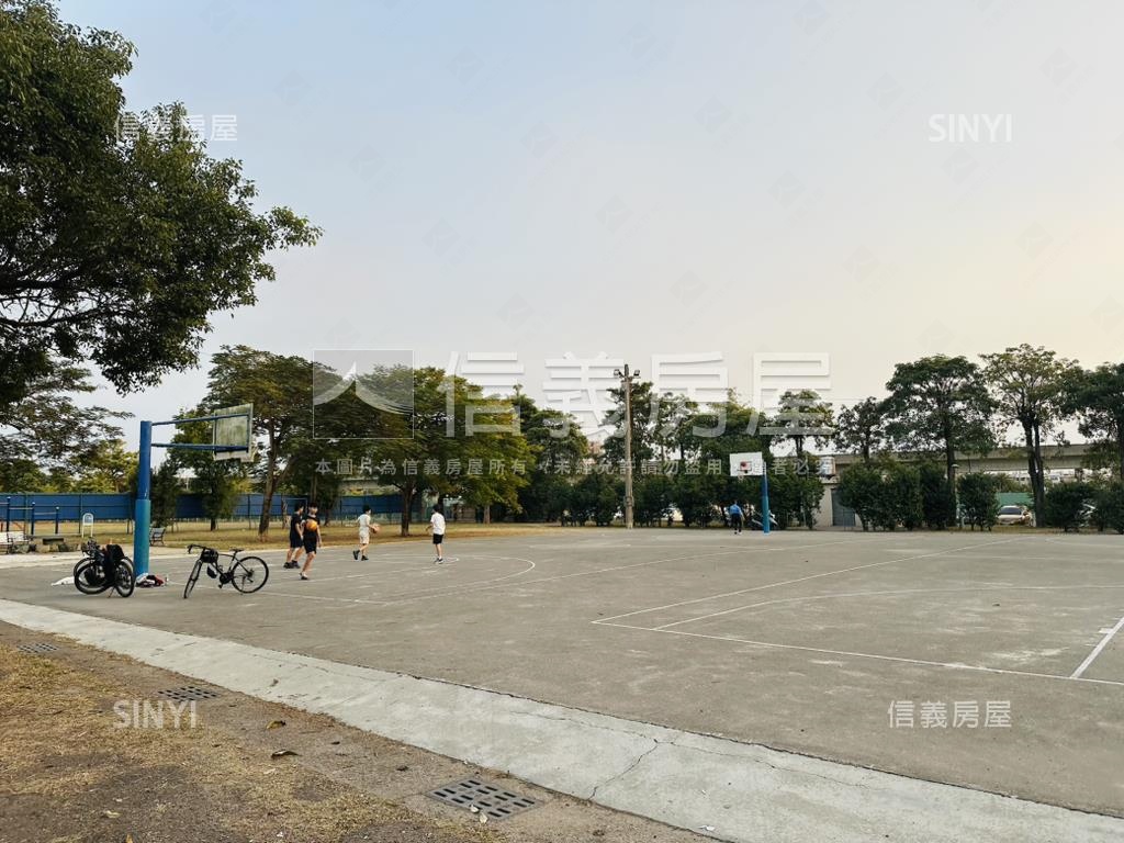 近仁武運動公園收租透天房屋室內格局與周邊環境