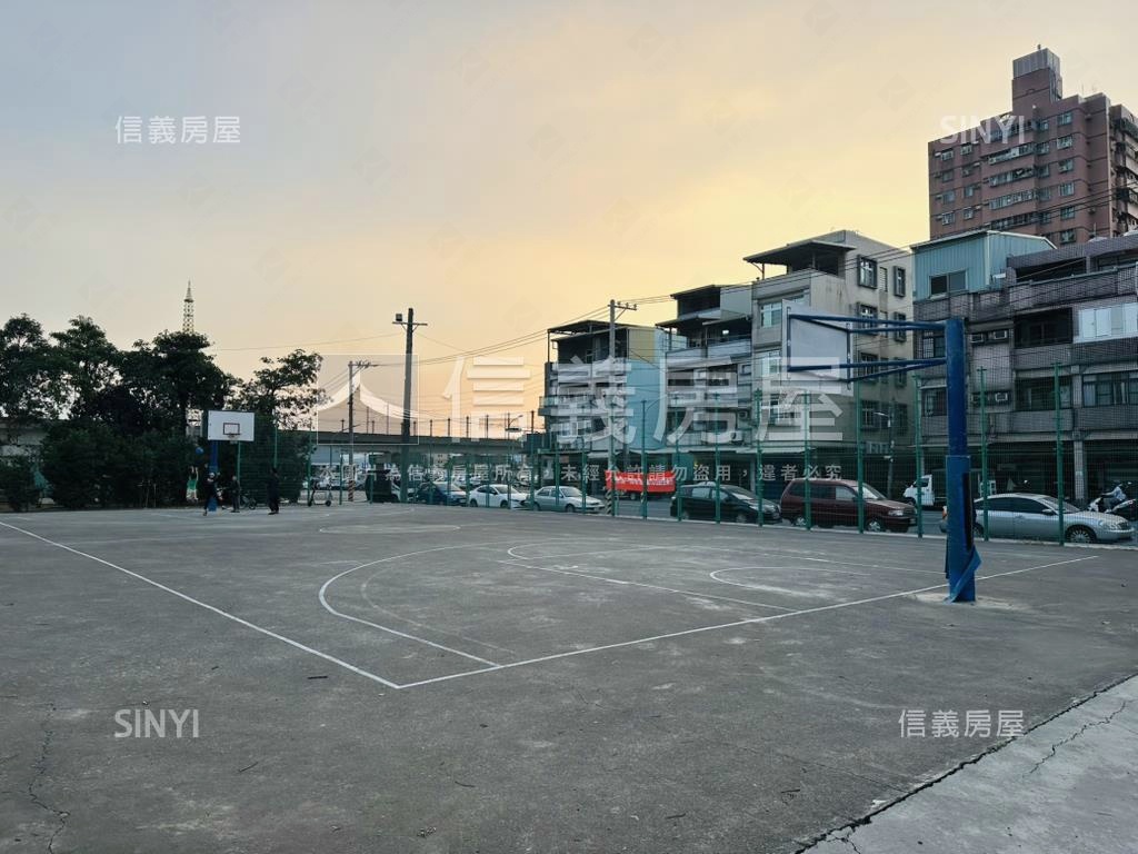 近仁武運動公園收租透天房屋室內格局與周邊環境