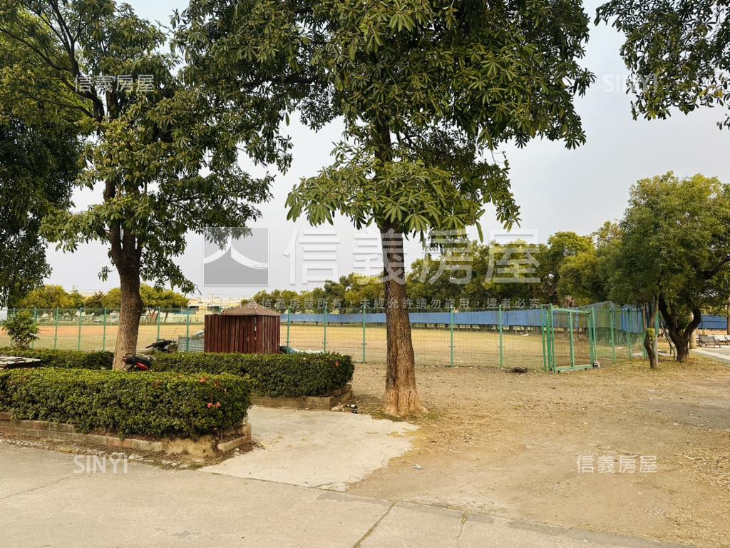 仁武金雞母八套房收租透天房屋室內格局與周邊環境