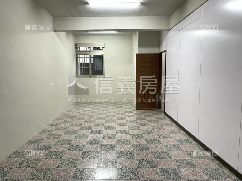 平鎮中豐路黃金透店房屋室內格局與周邊環境
