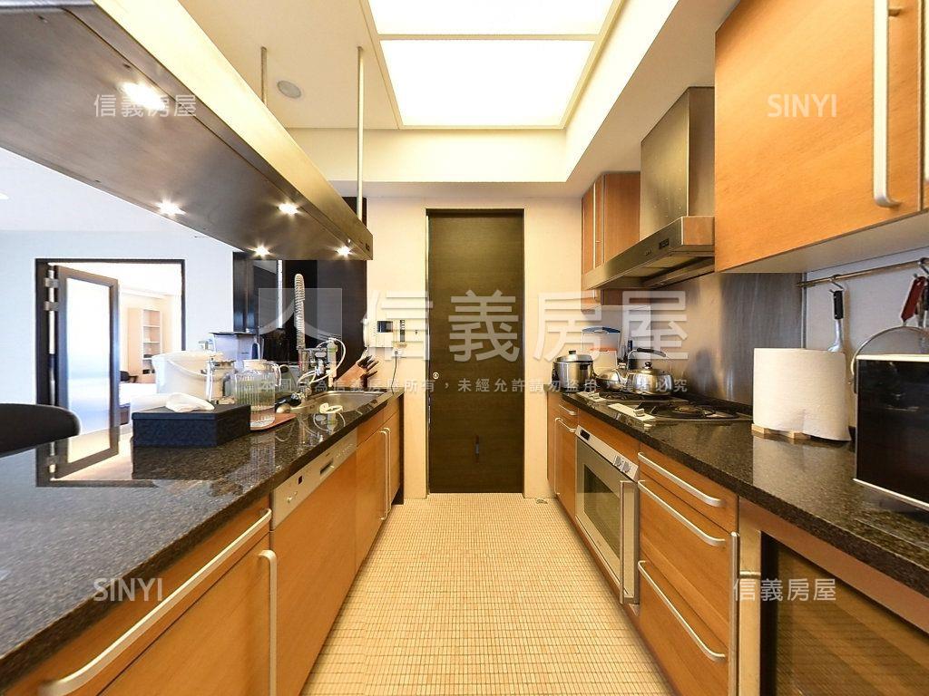 昇陽國寶雙車公園豪邸房屋室內格局與周邊環境