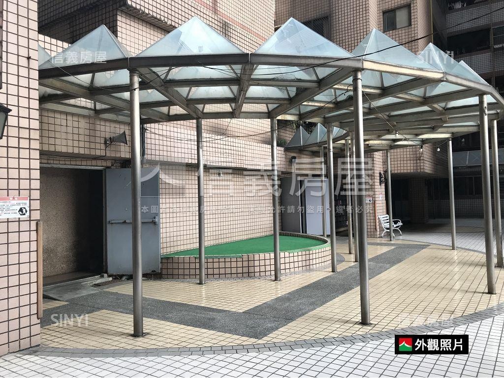 中原家樂福電梯低總兩房房屋室內格局與周邊環境