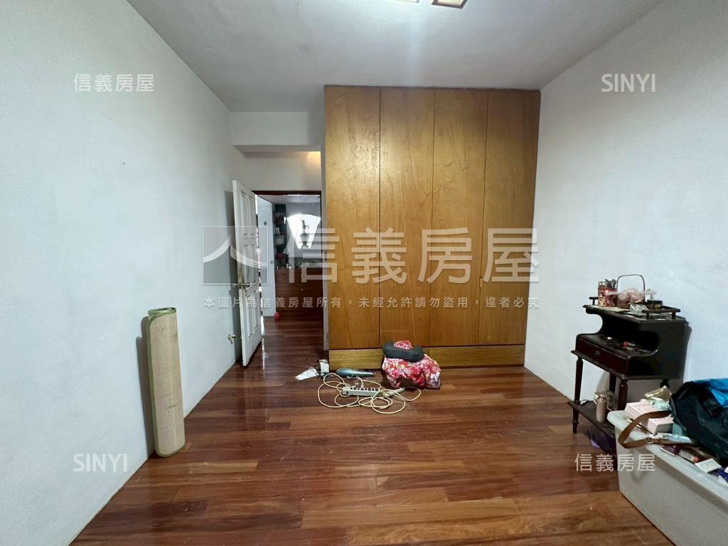 八里名人巷河景好宅房屋室內格局與周邊環境