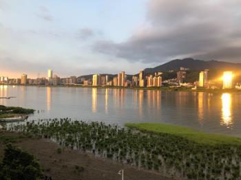 八里名人巷河景好宅
