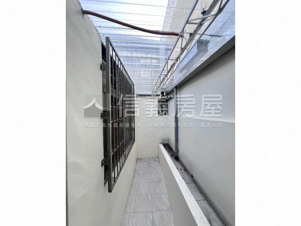 全新整理好停車透天房屋室內格局與周邊環境