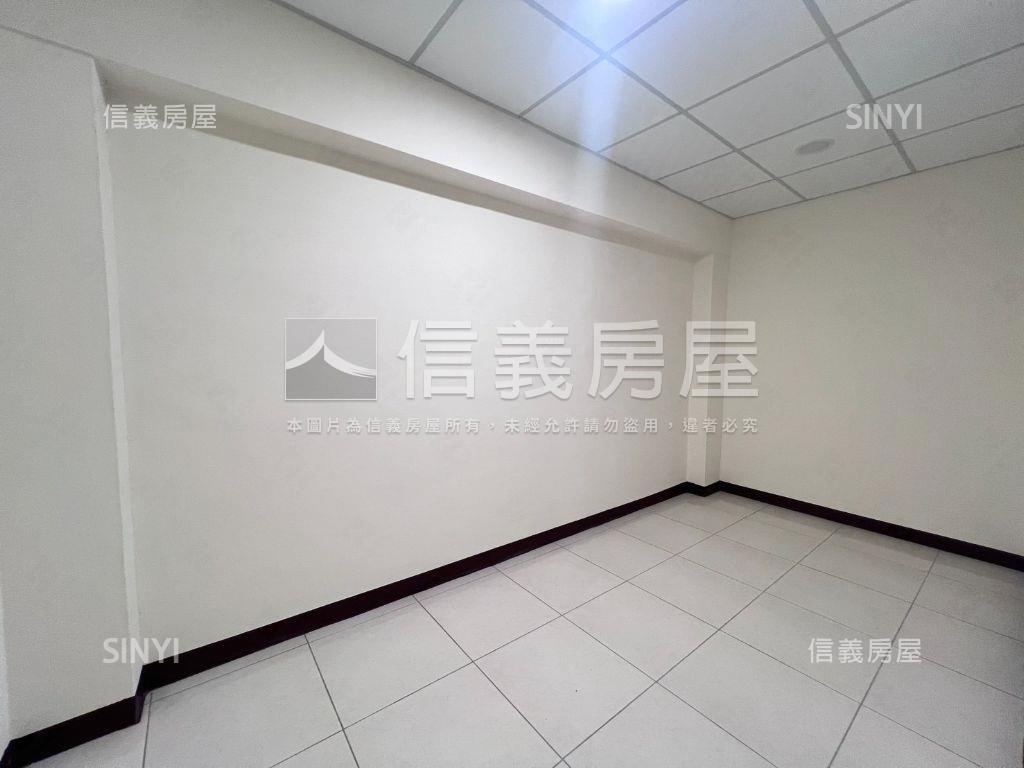 全新整理好停車透天房屋室內格局與周邊環境