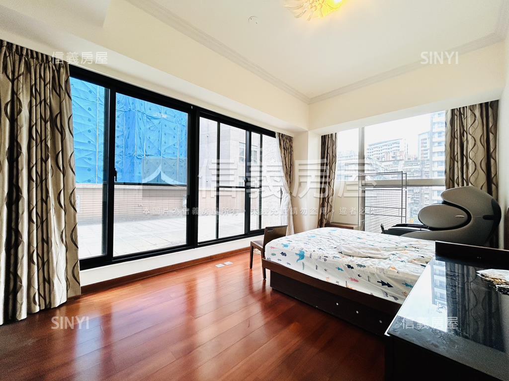 璞真詠真帶兩個坡平車位房屋室內格局與周邊環境