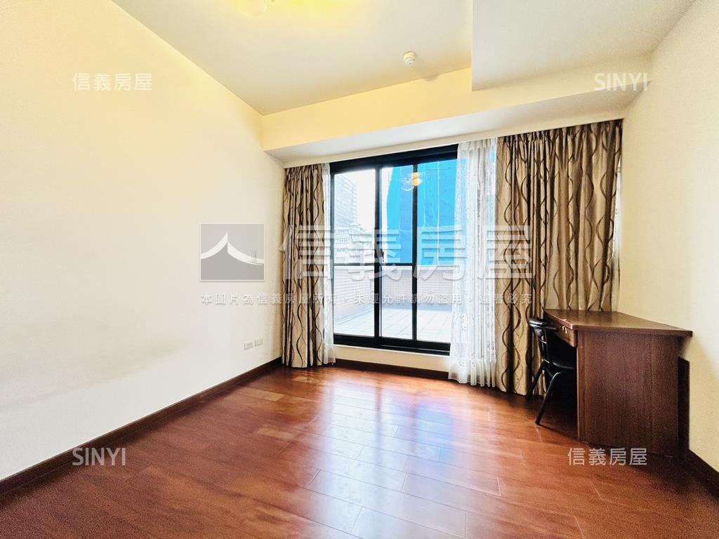 璞真詠真帶兩個坡平車位房屋室內格局與周邊環境