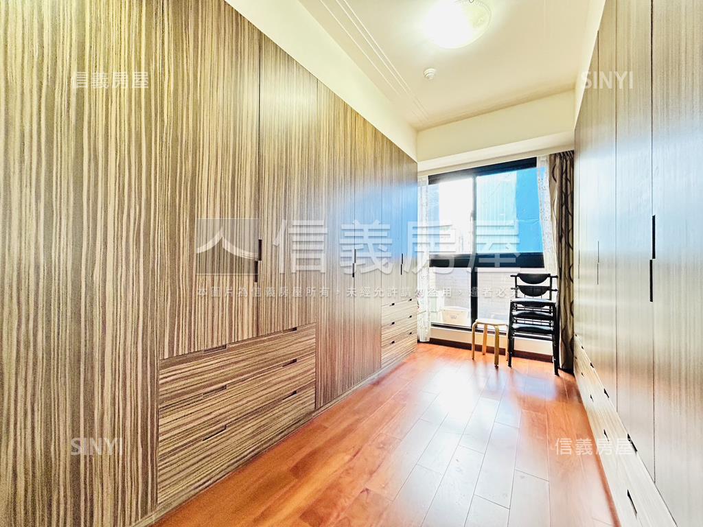 璞真詠真帶兩個坡平車位房屋室內格局與周邊環境