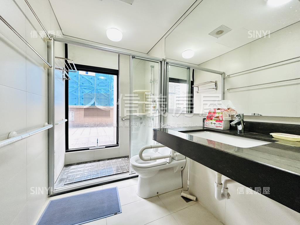 璞真詠真帶兩個坡平車位房屋室內格局與周邊環境