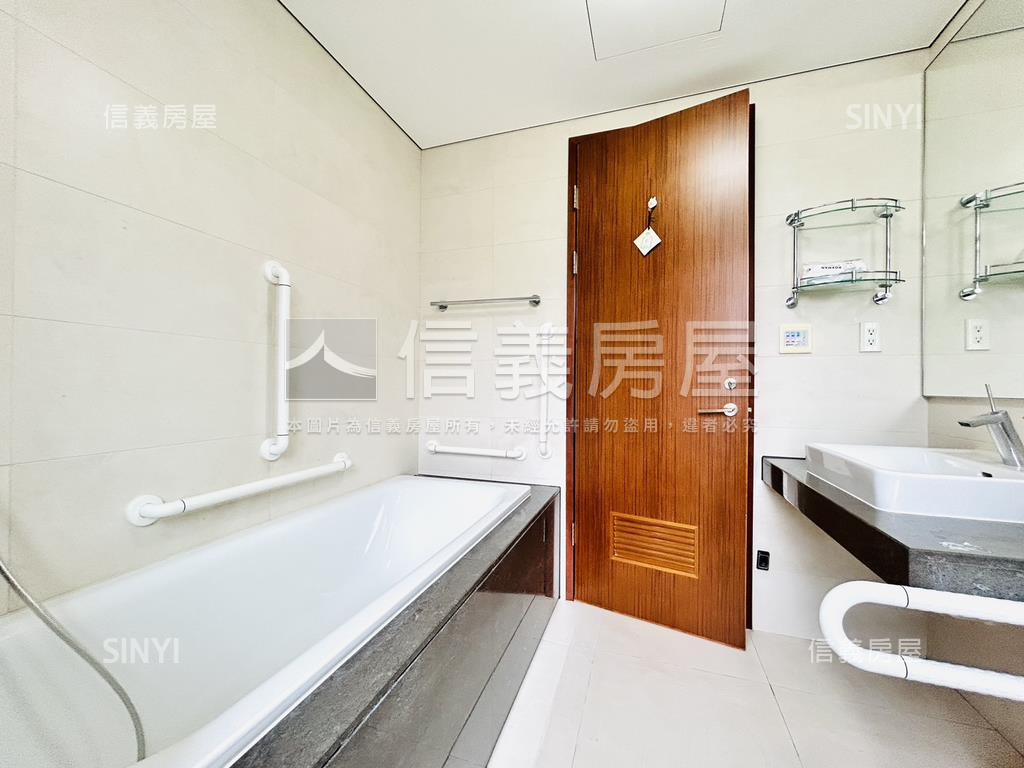 璞真詠真帶兩個坡平車位房屋室內格局與周邊環境