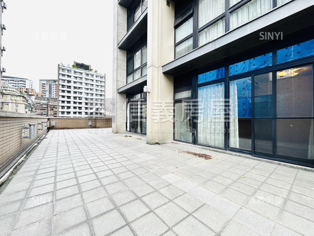 璞真詠真帶兩個坡平車位房屋室內格局與周邊環境