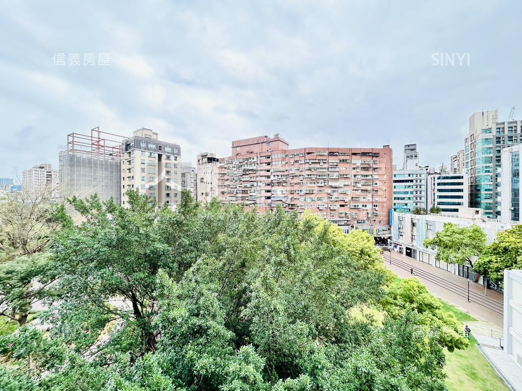 璞真詠真帶兩個坡平車位房屋室內格局與周邊環境