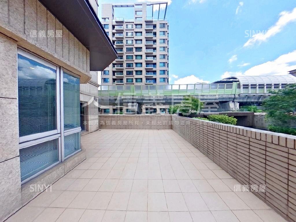 長虹凌雲大戶露台豪邸房屋室內格局與周邊環境