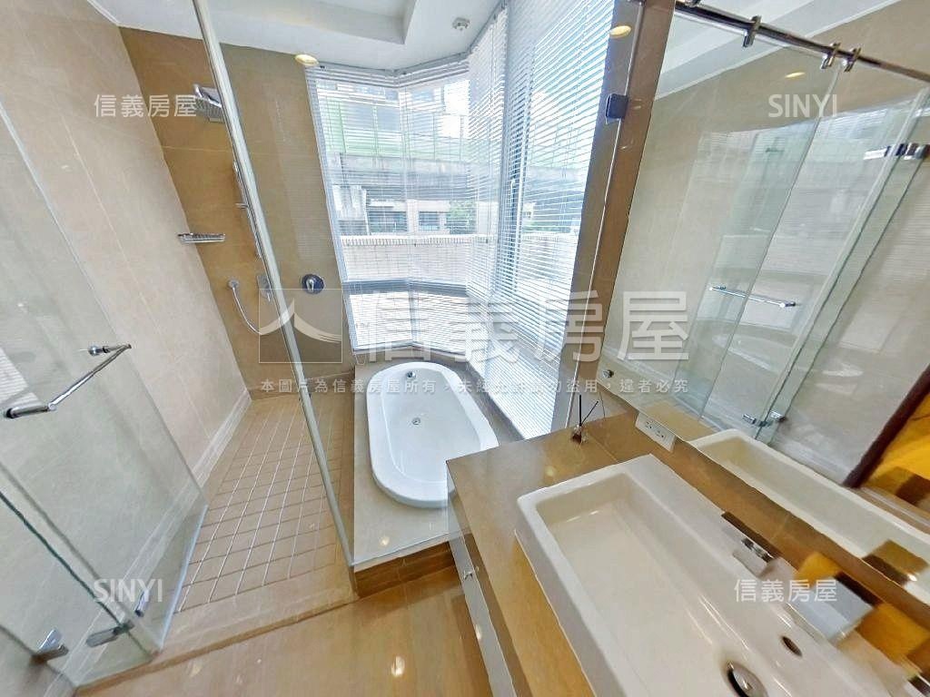 長虹凌雲大戶露台豪邸房屋室內格局與周邊環境