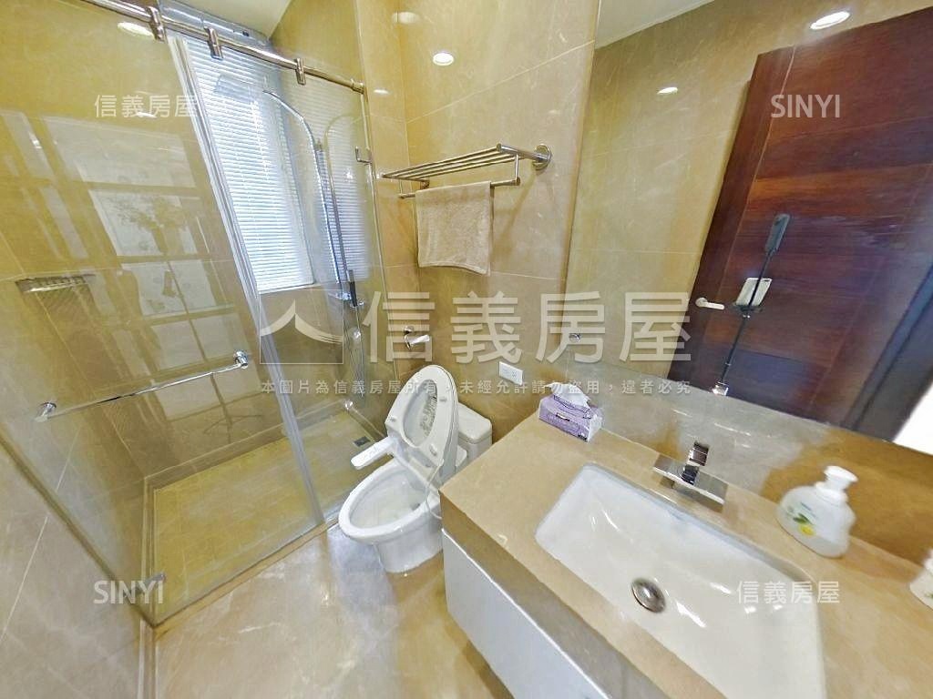 長虹凌雲大戶露台豪邸房屋室內格局與周邊環境