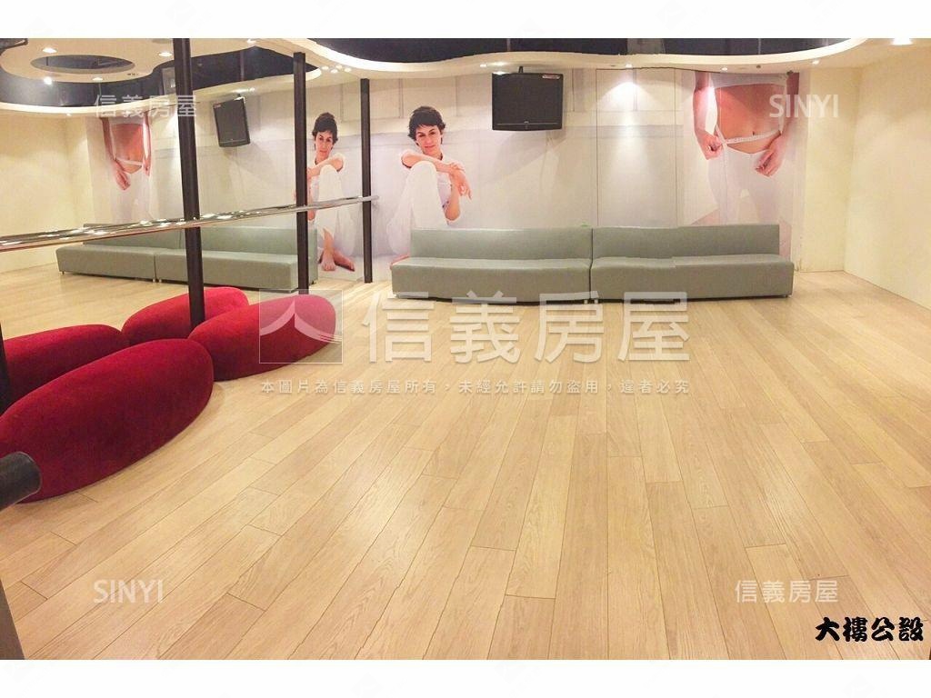 長虹凌雲大戶露台豪邸房屋室內格局與周邊環境