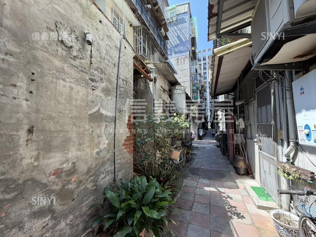 哈密公園透天招財金店房屋室內格局與周邊環境