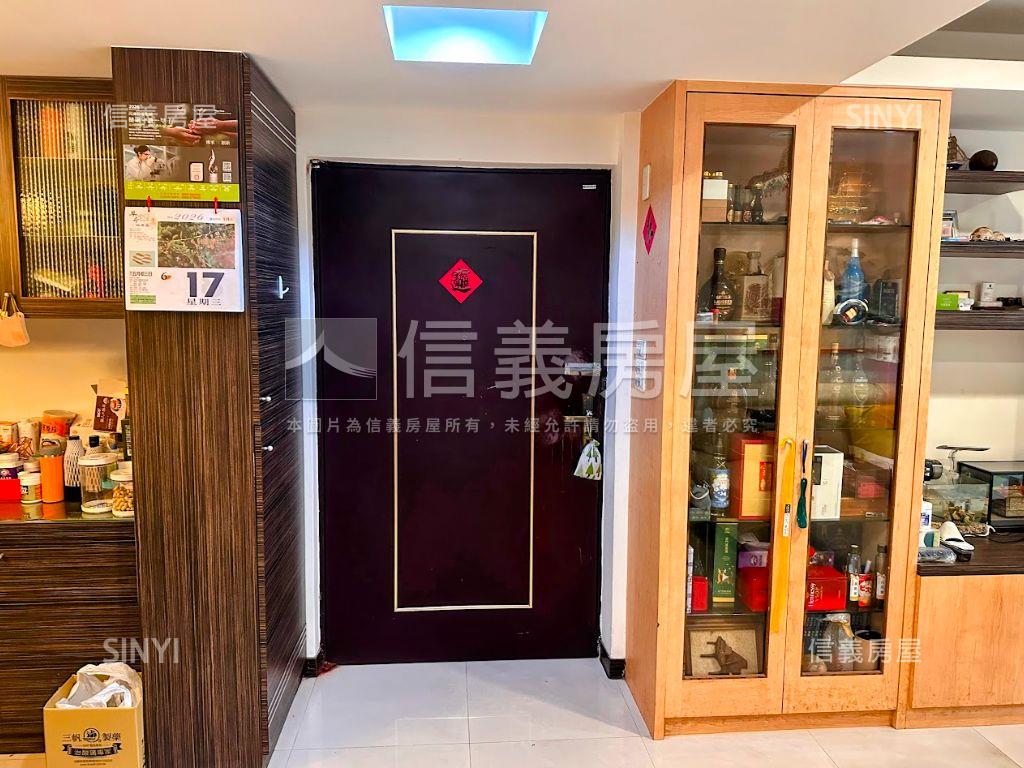 來來門第捷運綠地五房二廳房屋室內格局與周邊環境