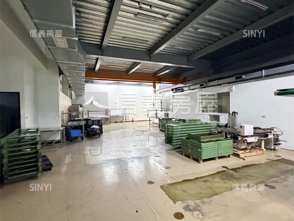 頂崁工業區整棟鋼構廠房房屋室內格局與周邊環境