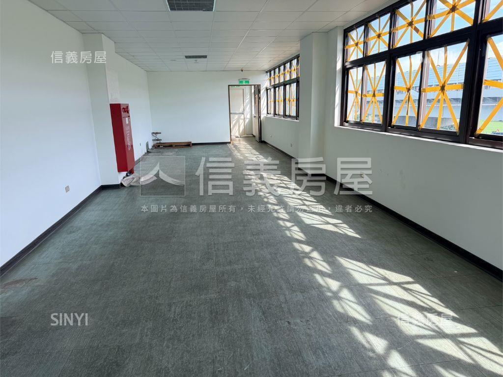 頂崁工業區整棟鋼構廠房房屋室內格局與周邊環境