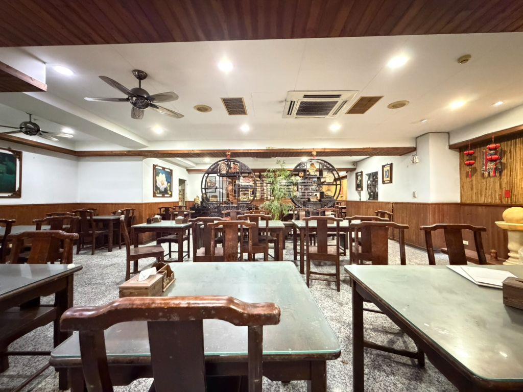 正文心南路大面寬金店面房屋室內格局與周邊環境