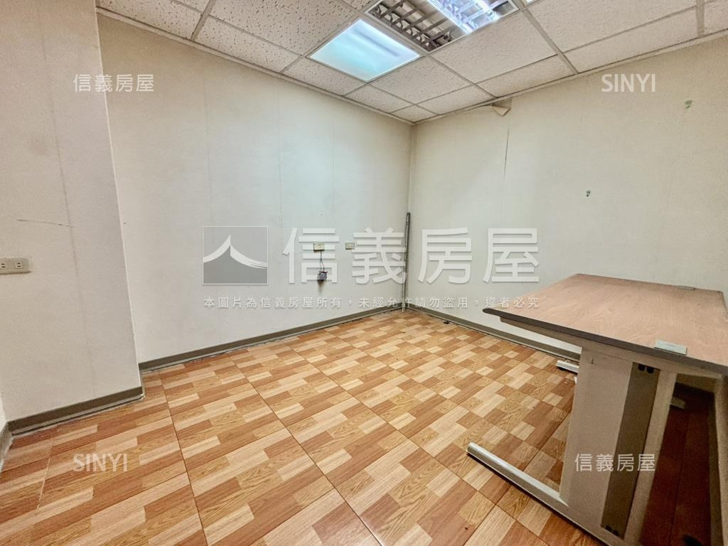 中正國中稀有電梯３房房屋室內格局與周邊環境