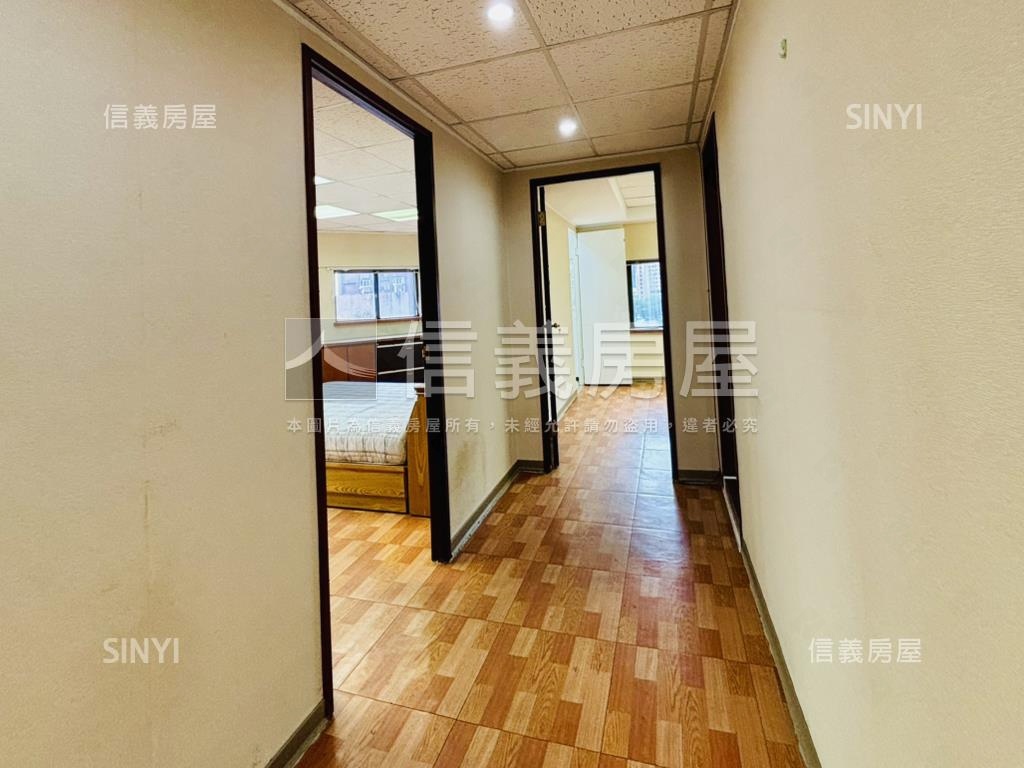 中正國中稀有電梯３房房屋室內格局與周邊環境