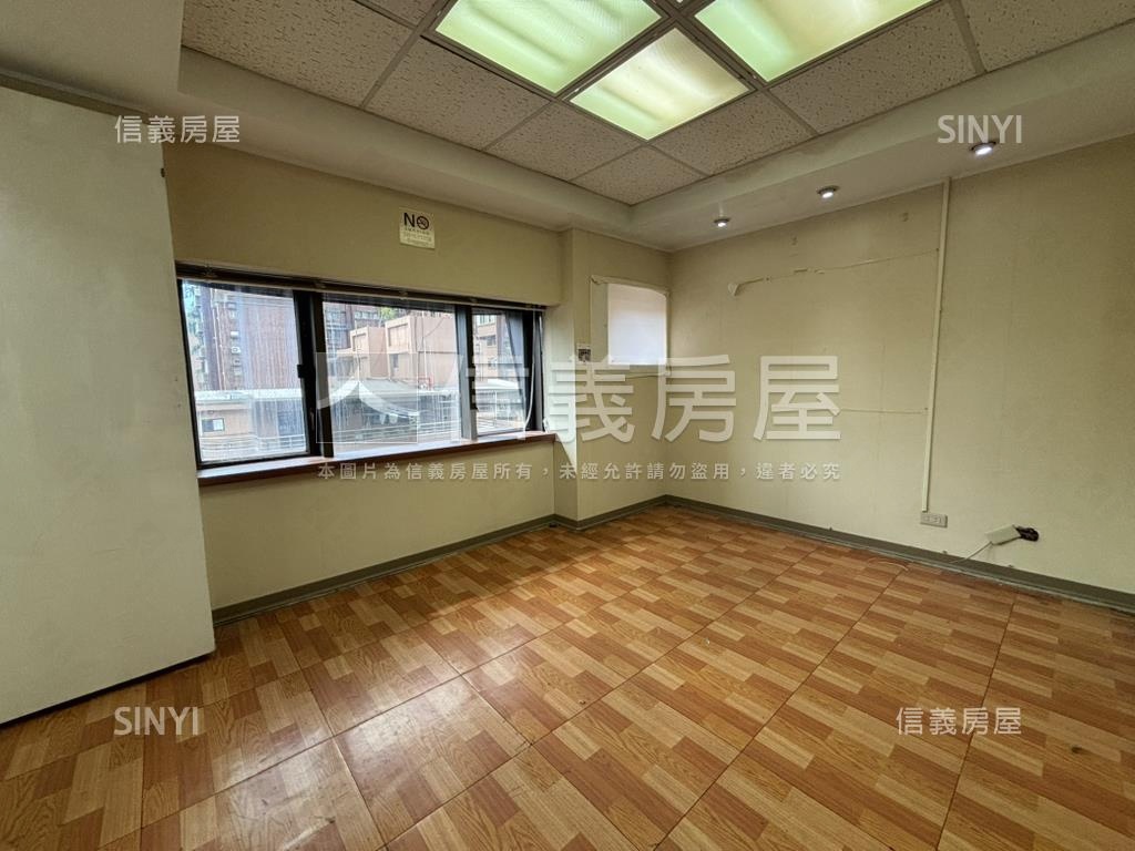 中正國中稀有電梯３房房屋室內格局與周邊環境